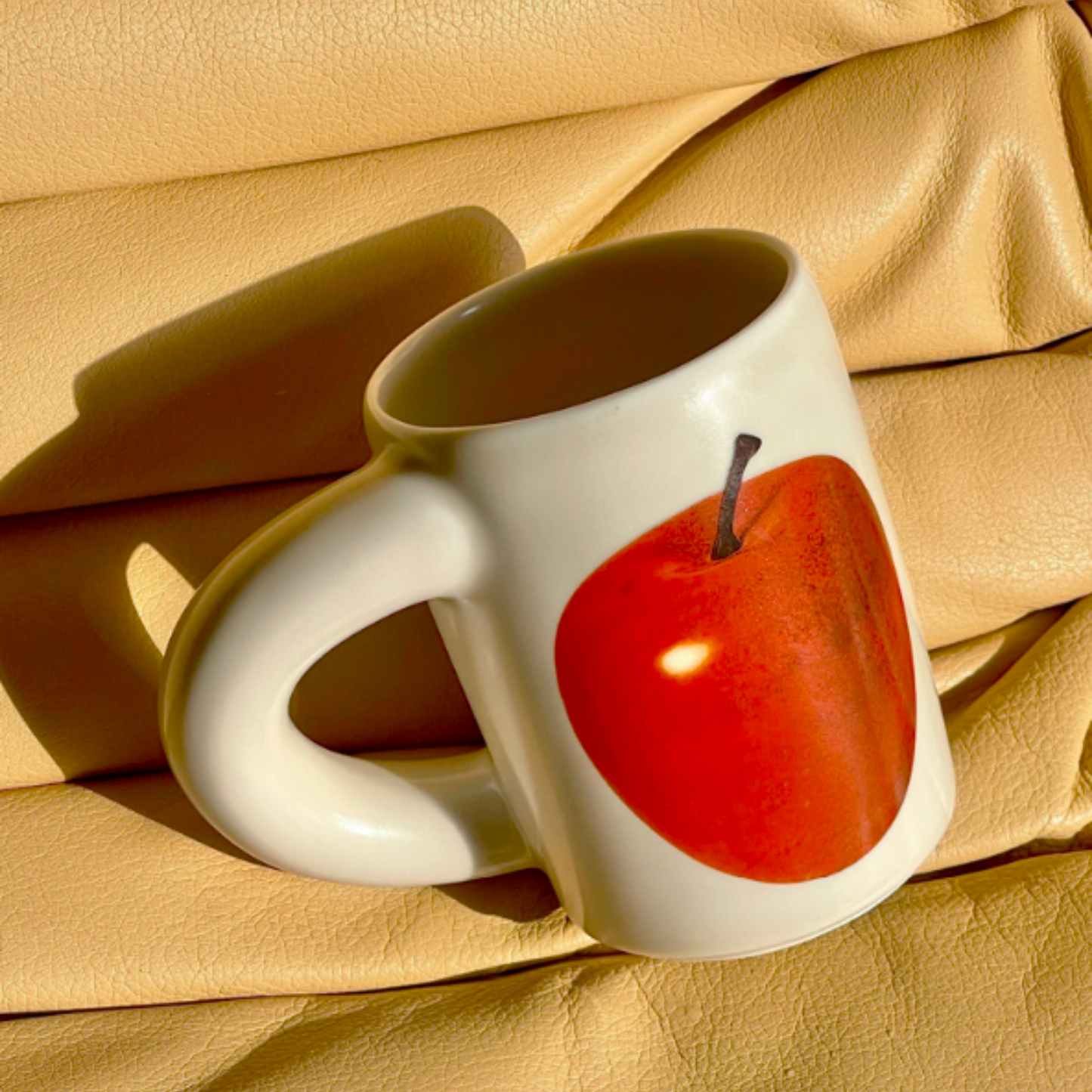 MACARONI MUG - APPLE